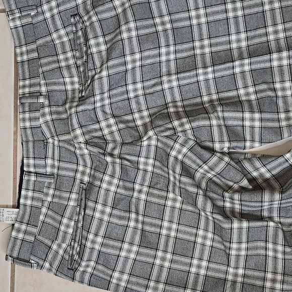 Zara Men's Black and White Checkered Chinos - Picture 7 of 7